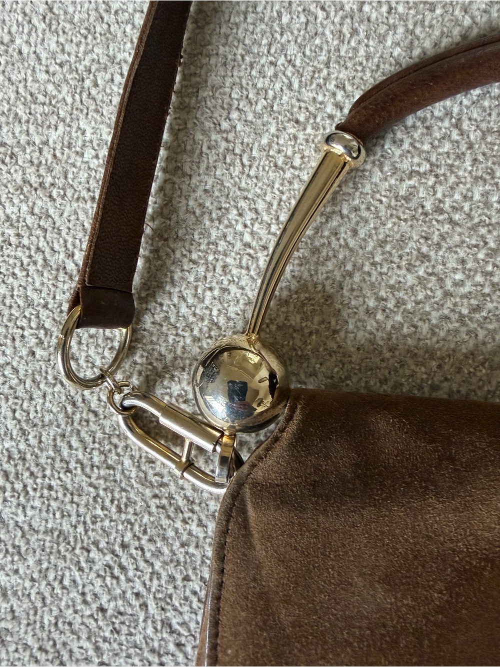 Vintage 1960’s Greta Italian Bag. Brown Suede & Smooth Leather, Gold Hardware - Picture 4 of 10